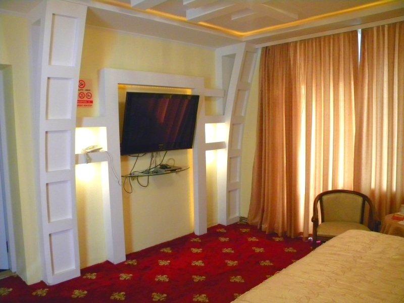 Gloria Mini-Hotel Chisinau Exterior foto